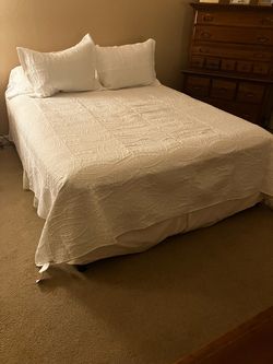 Queen quilt set , new open box