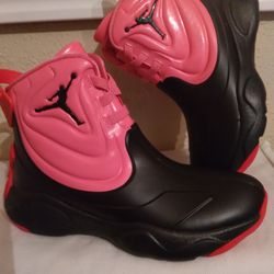 NEW GIRL BOOTS SIZE 3.5 COLOR PINK  & BLACK  $10]
