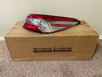 NEW Factory OEM 2018-2020 Toyota Camry Right Passenger Side Taillight NIB