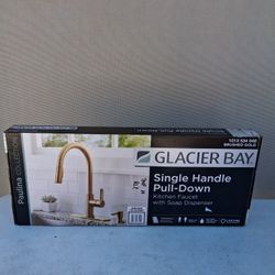 GLACIER Paulina Single Handle Kitchen Faucet 