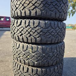 275 70 18 Tires Con 80% De Vida Las 4 De La Marca GOODYEAR 