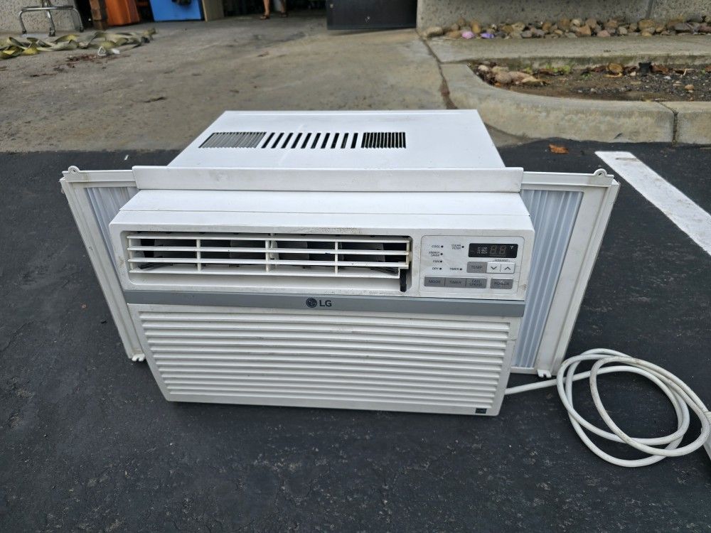 Air Conditioner LG Window (LOWERED PRICE)