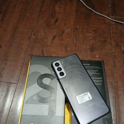 Samsumg Galaxy  S21 5G  Buenas Condiciones  No Rayones Tiene Su Caja Original El Telefono Esta Unlock Estoy Pidiendo 120 Dls O Mejor Oferta 
