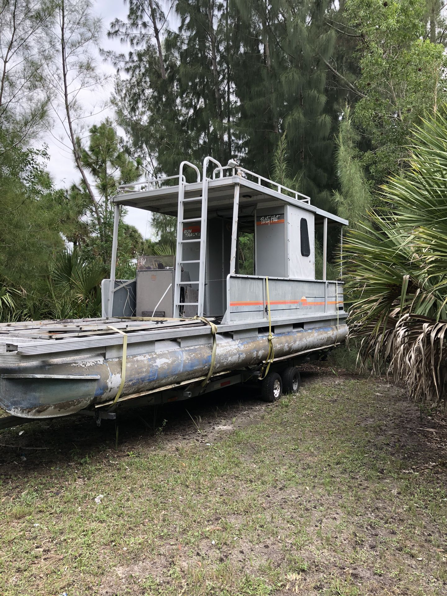 28 foot pontoon boat and trailer
