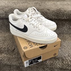 Nike courts size 6.5 women