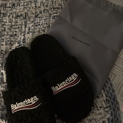 Balenciaga slides (CANT DROP)