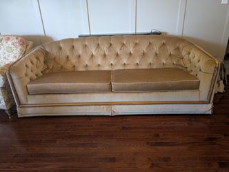 Vintage Stratford Couch Sofa Excellent Condition  Pet Free Home