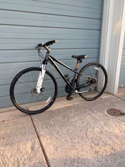 SPECIALIZED ARIEL HYBRID BIKE 700c Wheels