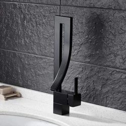 Decorative Bathroom Basin Faucet. Black Matte.