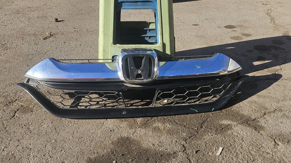 2019 Honda CR-V Grill OEM