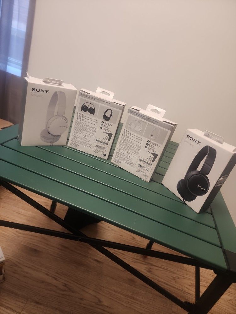 Sony Headphones Set Of 4 $50/Individual $15