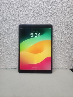 Apple IPad Pro (10.5inch, 64GB , Wi-Fi) Model MQF32LL/A