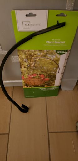 Plant bracket