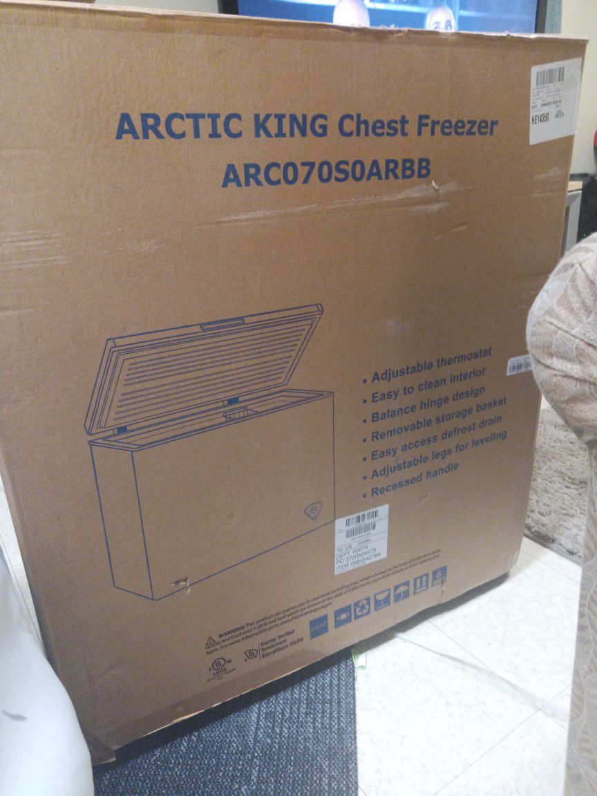 Chest Freezer Arctic King.  Black In Box. 7.0 Cu Sf. 