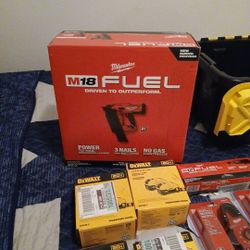 Milwaukee Framing Nailer 21"