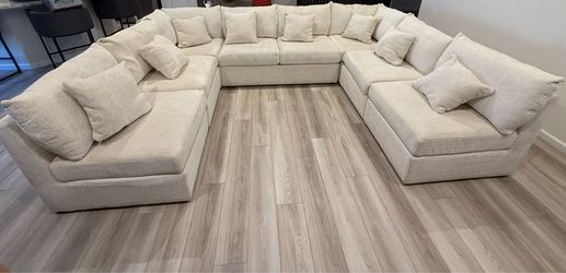 8 seate sectional