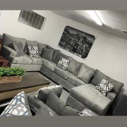 Grey Comfortable 3 Pc Sectional 
