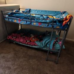 Childrens Metal Bunk Bed and x2 twin mattresses.