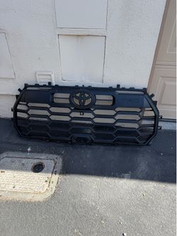 Toyota tundra grill