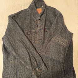 Levi’s Xxl Denim Jacket Cheetah Print