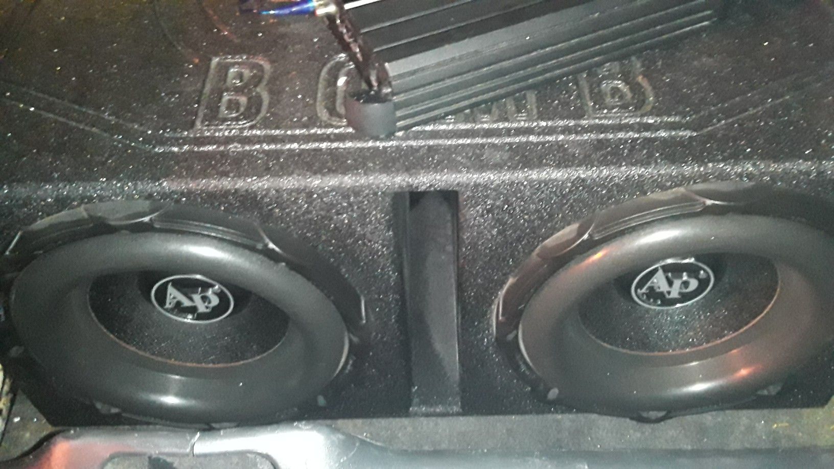 Audiopipe bd3 12s in q bomb box. Amp sold.