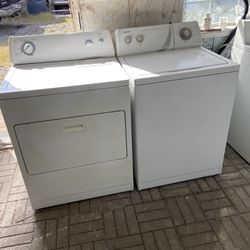 EXCELLENT  RUNNING  WHIRLPOOL  SUPER  CAPACITY  ELECTRIC DRYER  & WASHER SET! NO ISSUES WITH EITHER. BOTH RUN LIKE BRAND NEW! BOTH CLEANRD IN & OUT. T