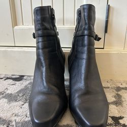 Black Leather Ankle Boots Size 5.5 - Two inch Heel 