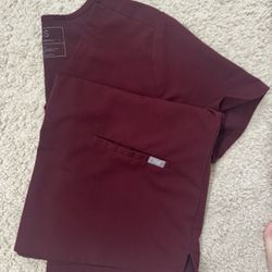 FIGS Large Burgundy Women Top 
