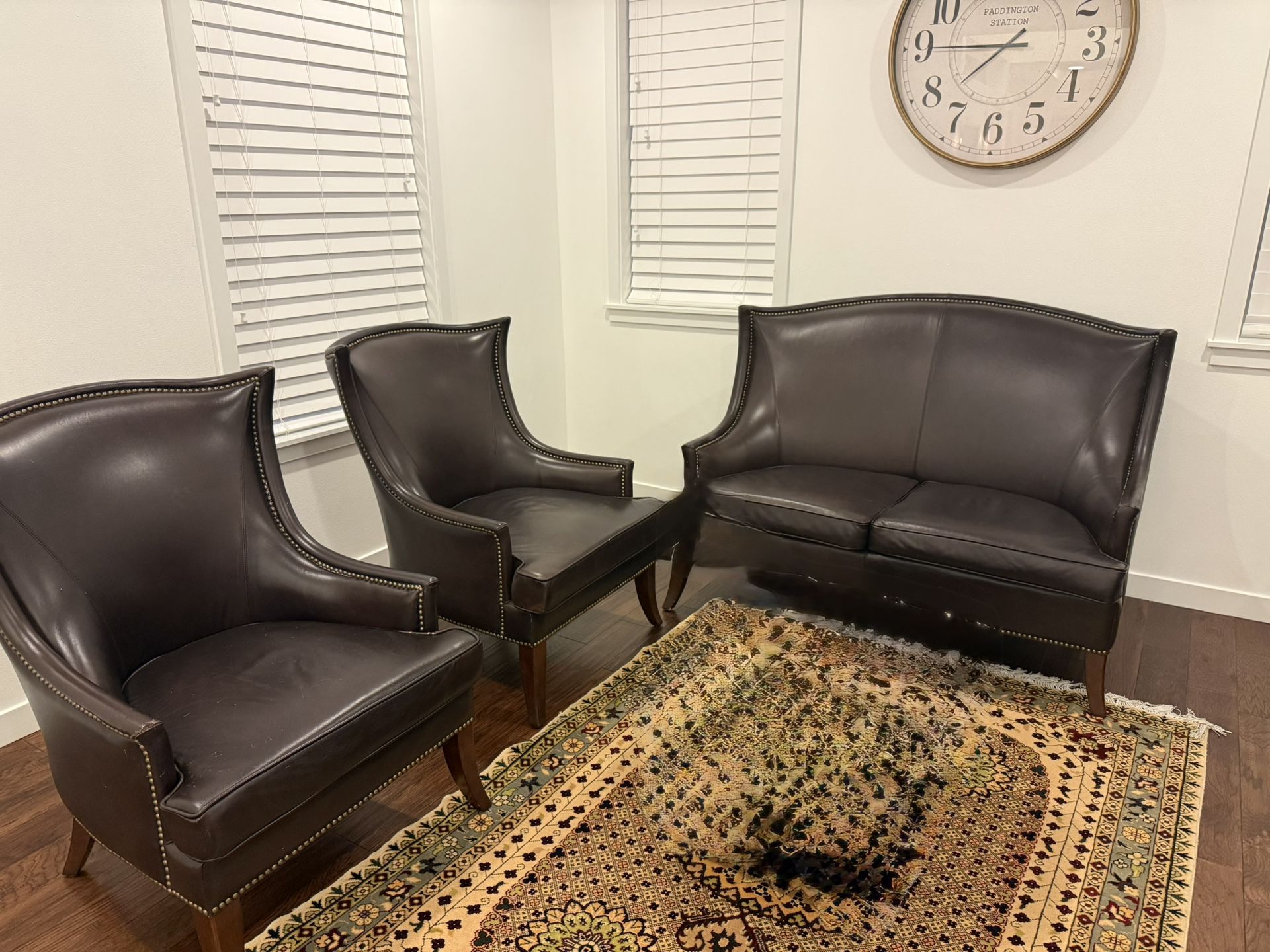 Beautiful Leather Couch Set 