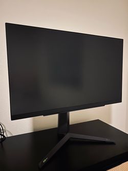 LG UltraGear 27" QHD Gaming Monitor (165Hz, 1ms). Excellent condition.