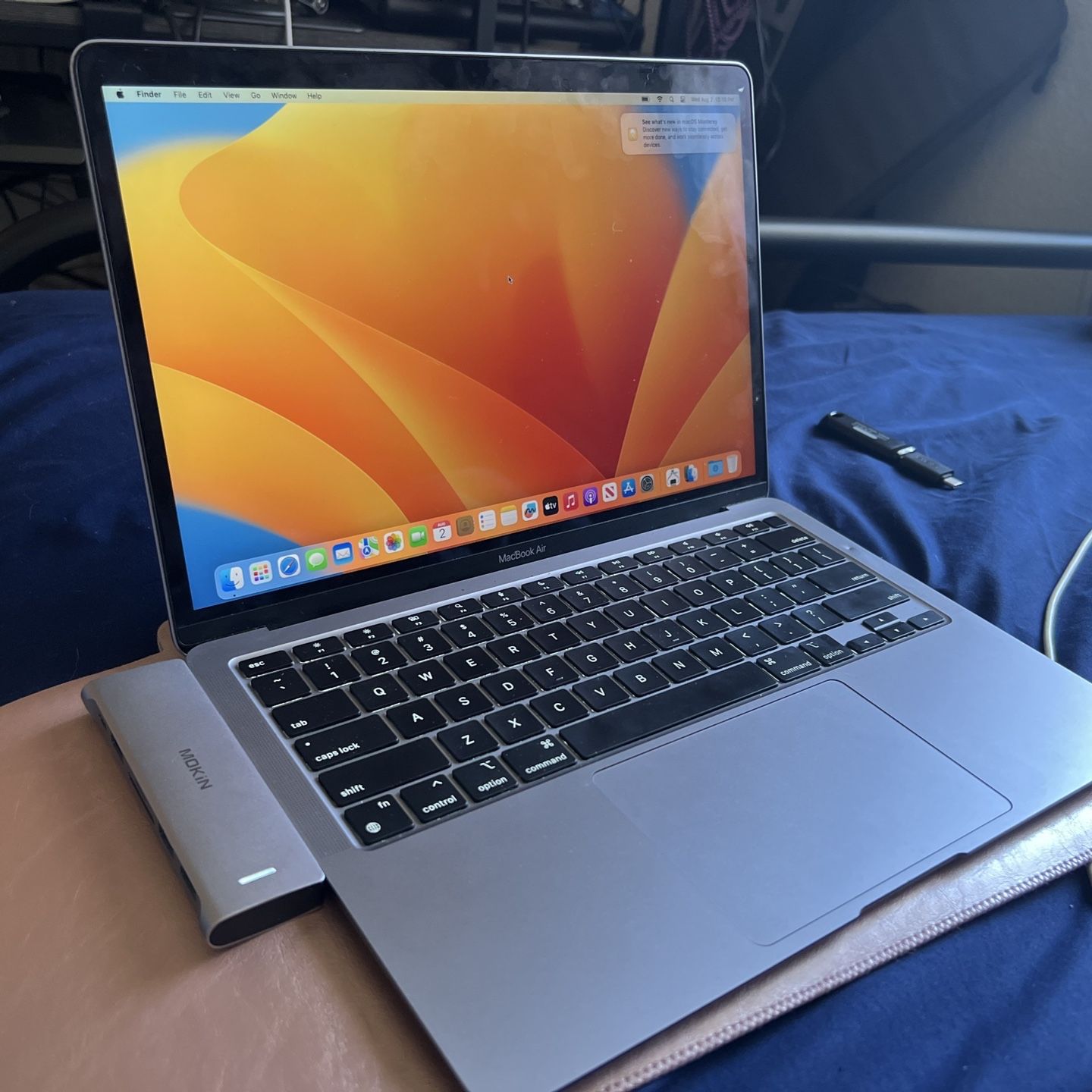 Macbook Air M1 8GB RAM 512GB SSD for Sale in Moreno Valley, CA 