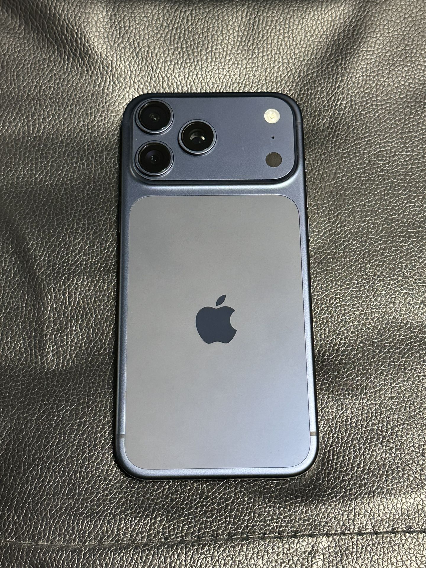 iPhone 17 Pro Max 256gb Unlocked 100% Battery