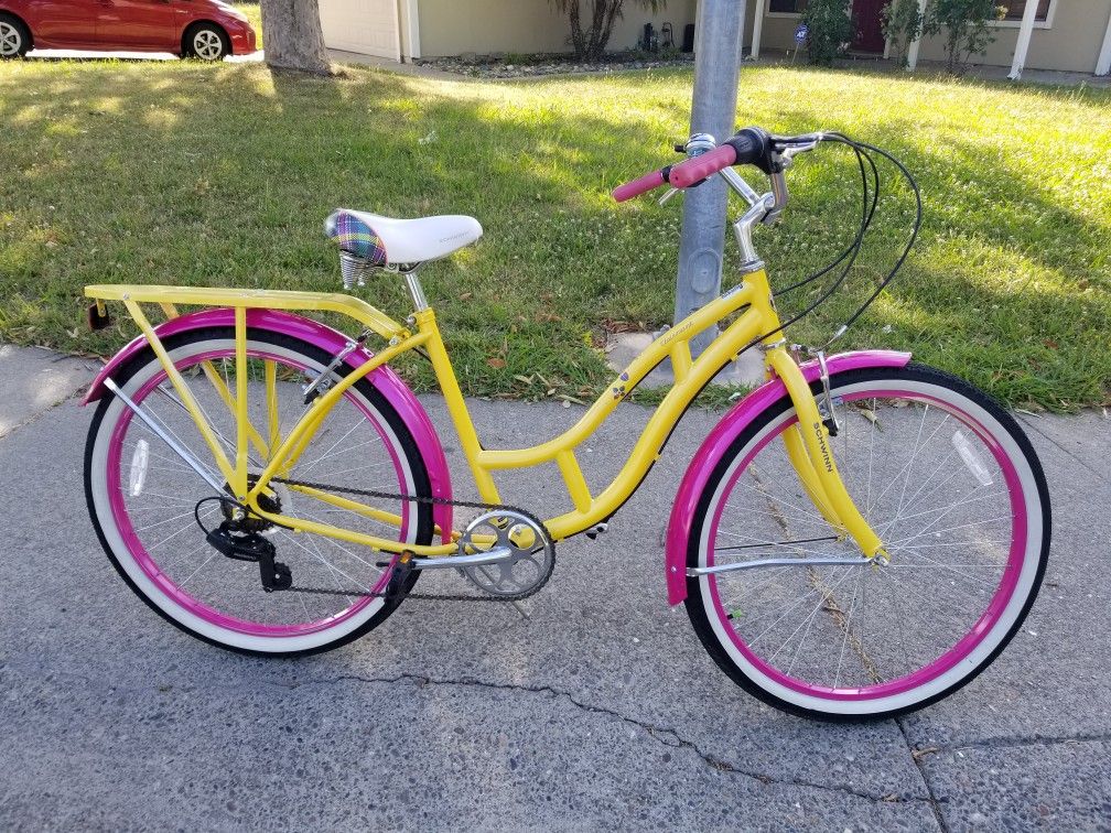 Schwinn clairmont hotsell women's cruiser bike