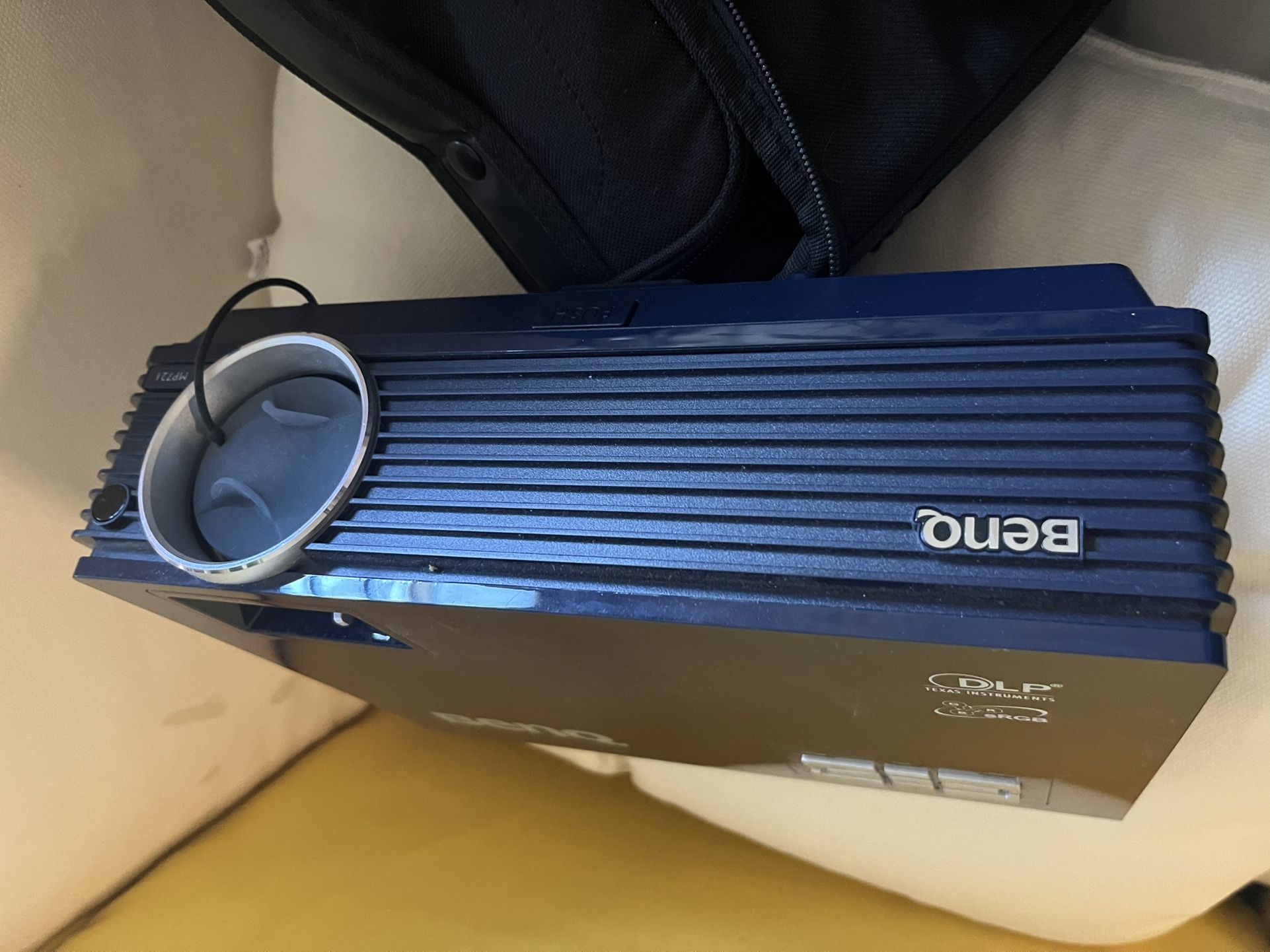 Benq MP721 Projector (needs Bulb Replacement)