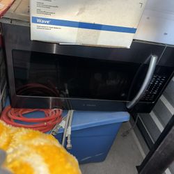 Refrigerator-Microwave