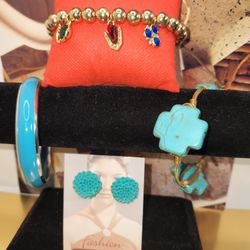 BOURBON & BOWETIES BRACELET, WITH EXTRA GIFT. 
