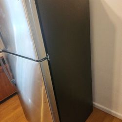 GE® ENERGY STAR® 15.5 Cu. Ft. Top-Freezer Refrigerator
