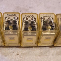 Lot of 5 IDEC RH2B-U DC100-110V Relay