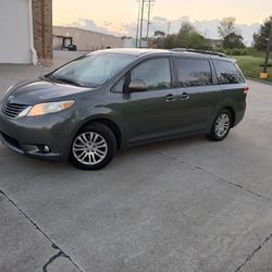 2011 Toyota Sienna