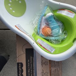 Fisher-Price 4-in-1 Baby Bath Tub (New/Open Box)