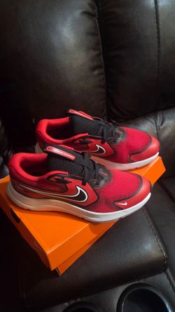 Nike cosmic runner