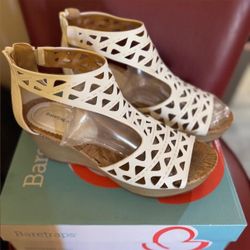 BARETRAPS White Faux Leather Miriam Laser Cut Out Wedge Sandals Sz 9.5 $79