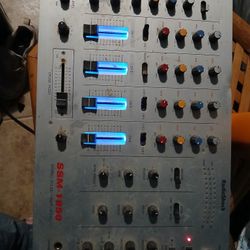 Mixer Two Of Them - One Is Europower Music Mixer Ssm-1850