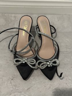 Elegant black Heels 