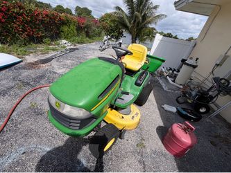John Deere Riding Mower La135