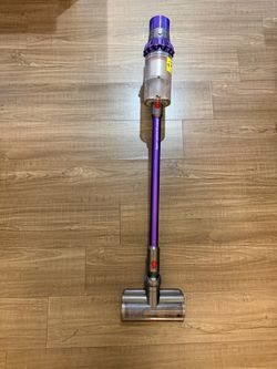 Dyson cyclone v10 animal vaccum