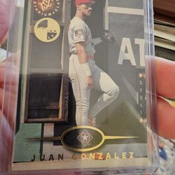 Juan Gonzalez '95 Topps Stadium Club Members Only Baseball Card 
