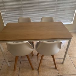 Kitchen Table & 4 Dining Chairs