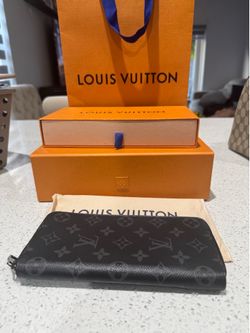 Louis Vuitton Zippy Organizer in Monogram Eclipse canvas