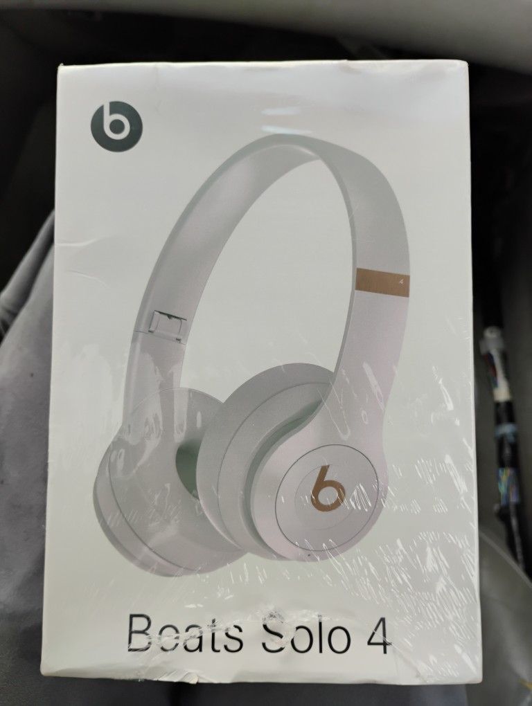 BEATS SOLO 4